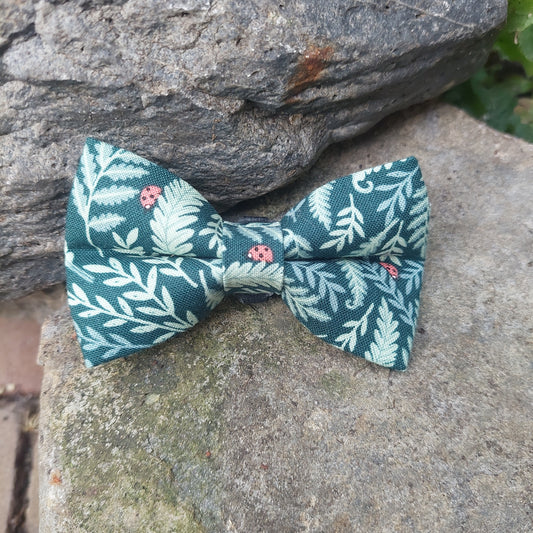 "Eden" Botanical Sage & Dark Green Cat Bow Tie
