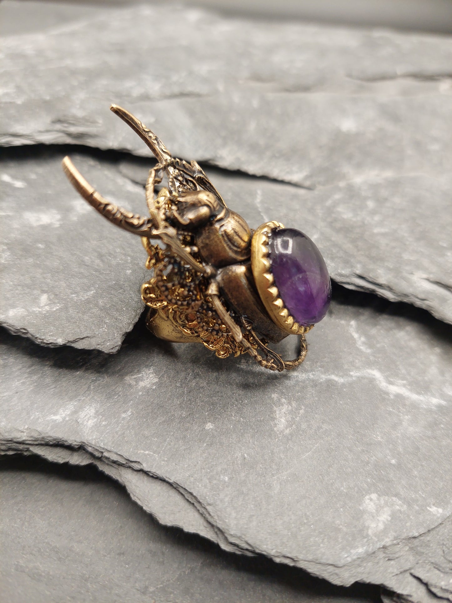 Crescent-Crowned Scarab Fingerpiece in Amethyst- size 5 US (48.5 EU)